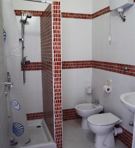 اتاق استاندارد چهارنفره با بالکن, Affittacamere La Musa