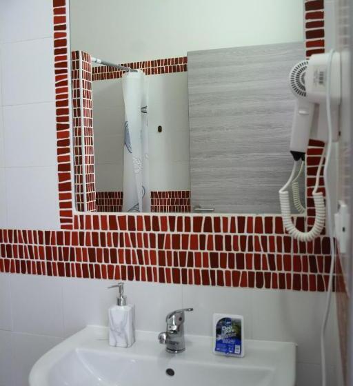 اتاق استاندارد چهارنفره با بالکن, Affittacamere La Musa