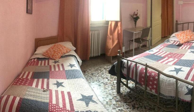 اتاق استاندارد چهارنفره با بالکن, Affittacamere La Musa