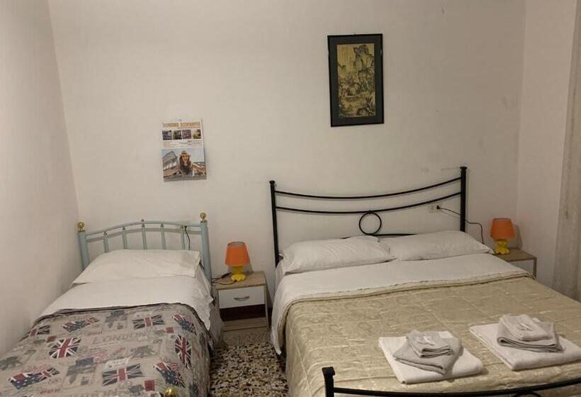 اتاق استاندارد سه تخته با بالکن, Affittacamere La Musa