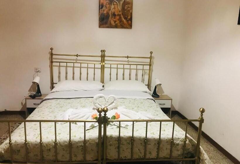 اتاق استاندارد چهارنفره با بالکن, Affittacamere La Musa