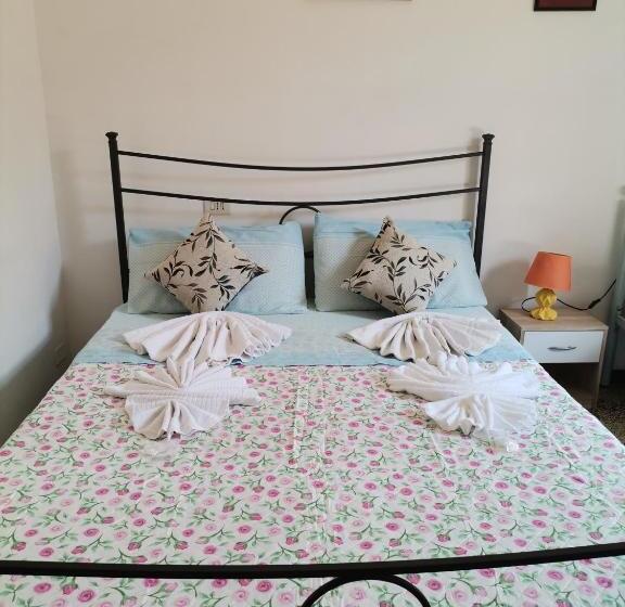 اتاق استاندارد سه تخته با بالکن, Affittacamere La Musa