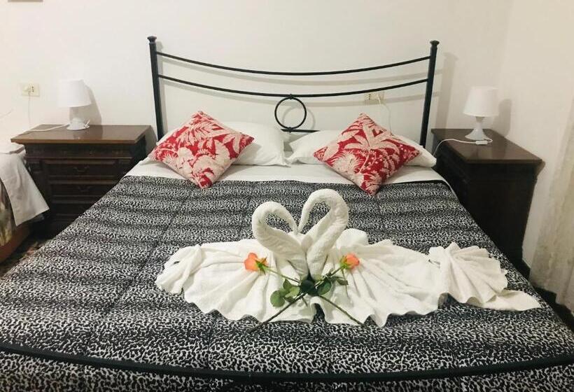 اتاق استاندارد سه تخته با بالکن, Affittacamere La Musa