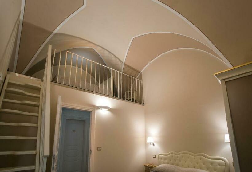 غرفة قياسية ثلاثية مزودة بتراس, Palazzo Bove