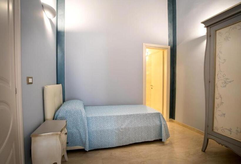 غرفة قياسية رباعية مزودة بشُرفة, Palazzo Bove