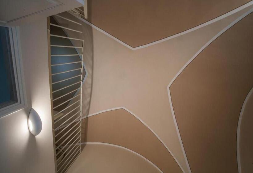 إستديو عائلى, Palazzo Bove