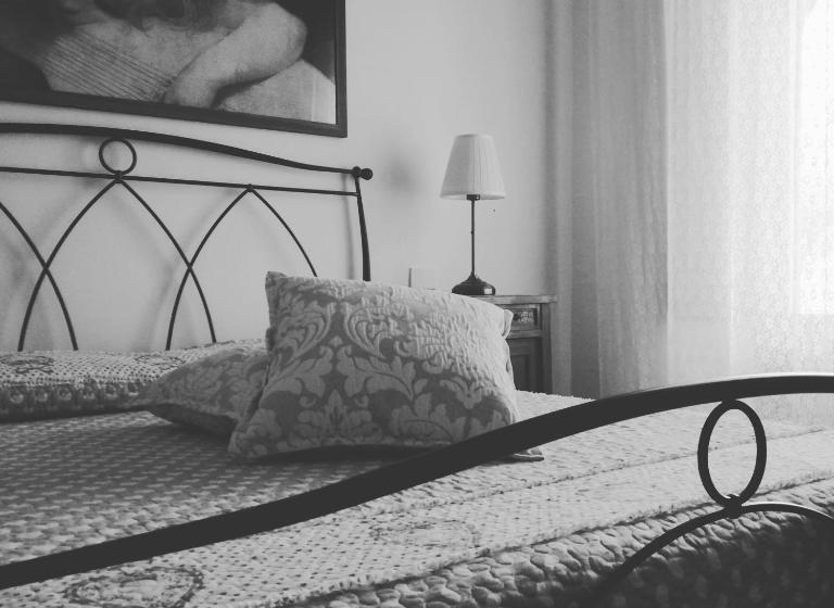 اتاق خانوادگی, Petralava Etna B&b