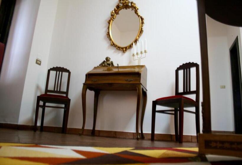 اتاق خانوادگی, Petralava Etna B&b