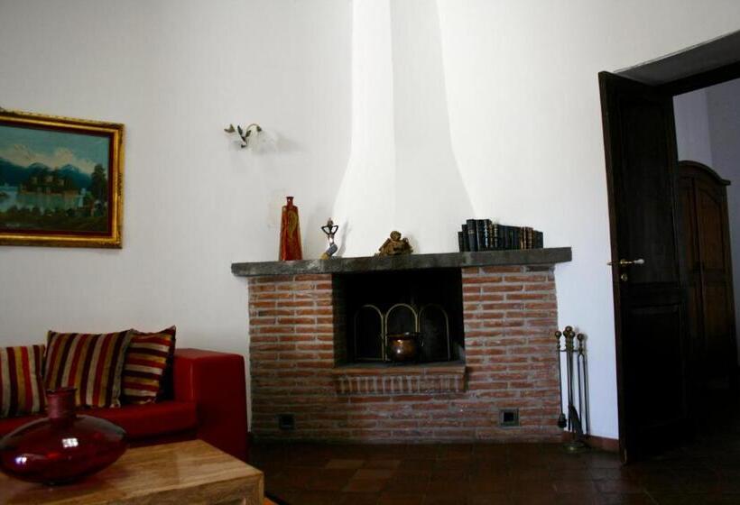 اتاق خانوادگی, Petralava Etna B&b