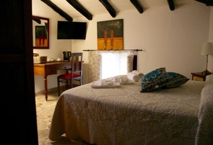 اتاق استاندارد سه نفره, Petralava Etna B&b