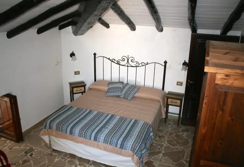 スタンダードトリプルルーム, Petralava Etna B&b