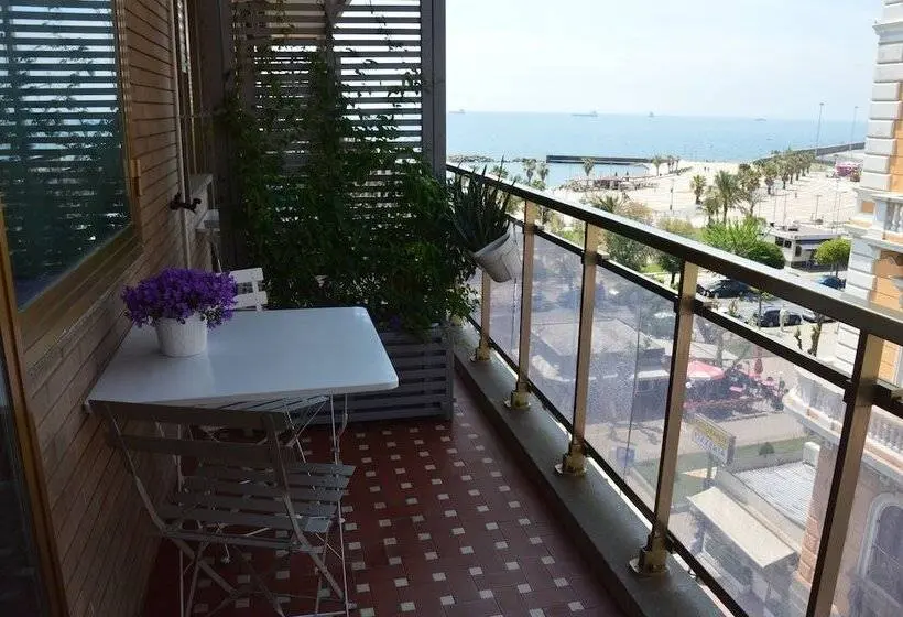 سوییت با چشم‌انداز دریا, La Casa Sul Mare