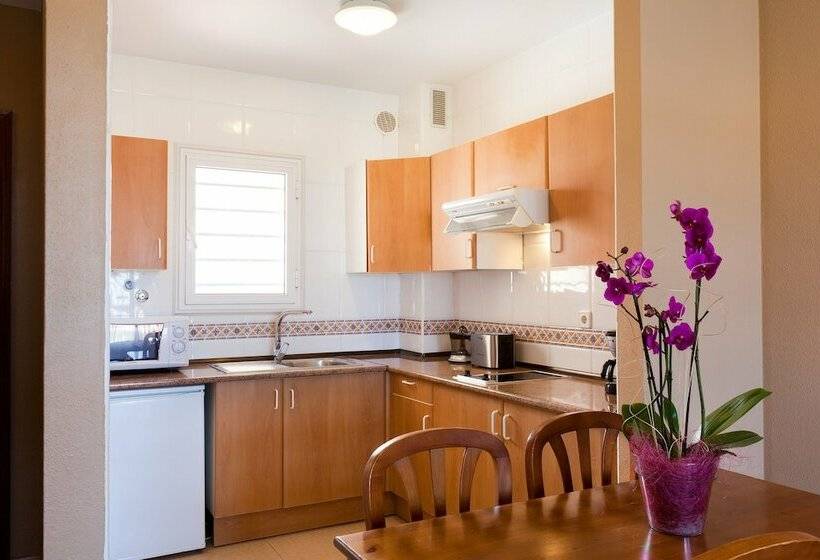 דירת חדר, El Duque