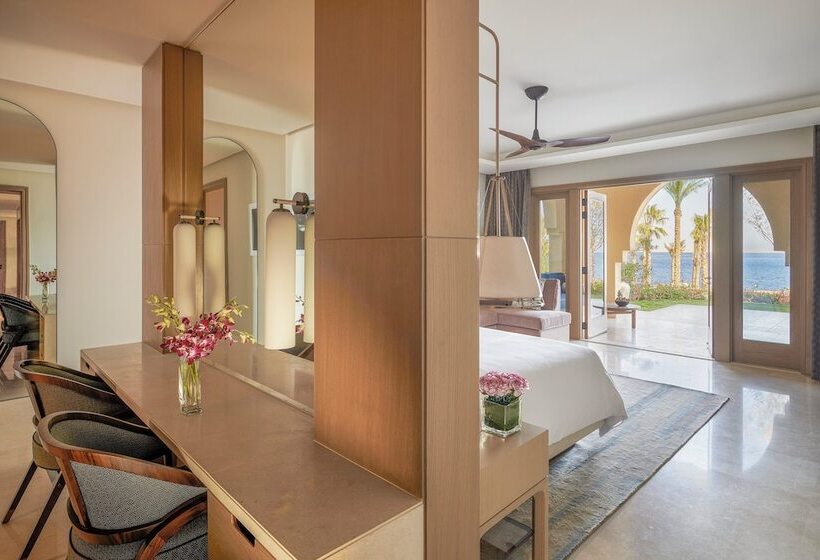 جناح مزود بحمام سباحة, Four Seasons Resort Sharm El Sheikh