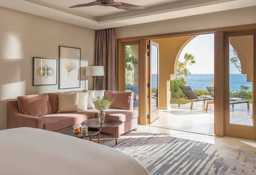 جناح مزود بحمام سباحة, Four Seasons Resort Sharm El Sheikh