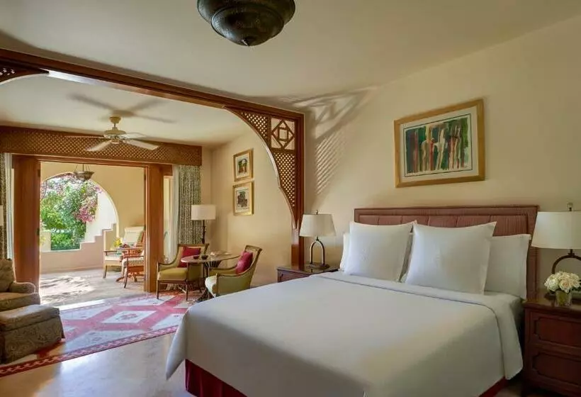 キングサイズベッドのスーペリアルーム, Four Seasons Resort Sharm El Sheikh