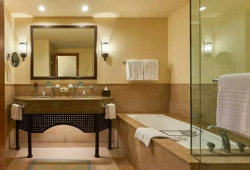 キングサイズベッドのスーペリアルーム, Four Seasons Resort Sharm El Sheikh