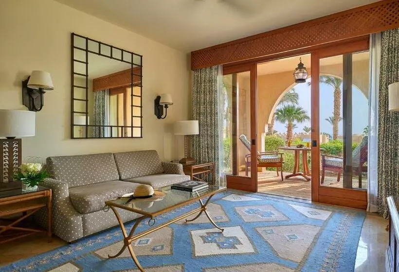 キングサイズベッドのデラックスルーム, Four Seasons Resort Sharm El Sheikh