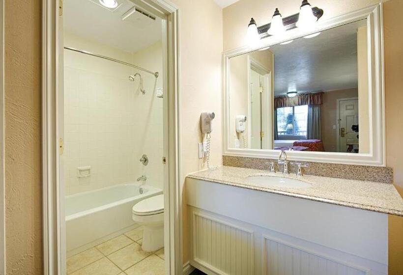 Номер Стандарт 2 Двуспальные Кровати, Best Western Country Lane Inn