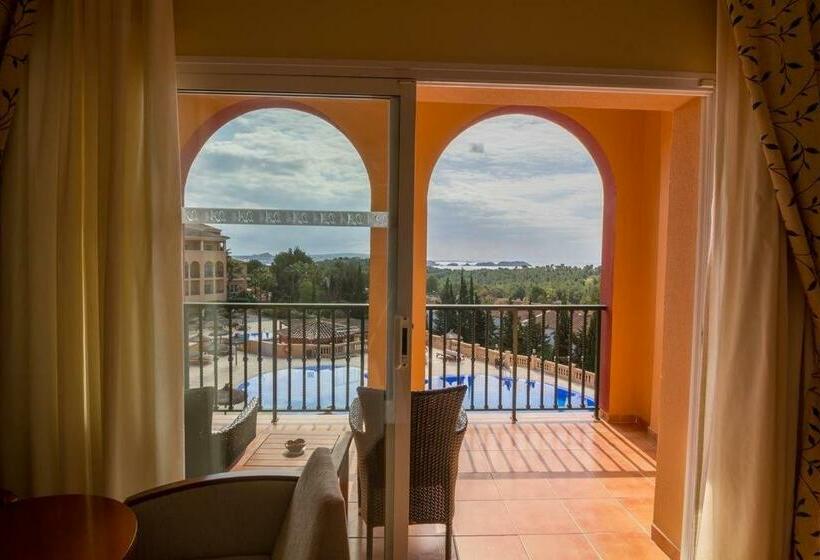 اتاق استاندارد با چشم‌انداز استخر, Bordoy Don Antonio