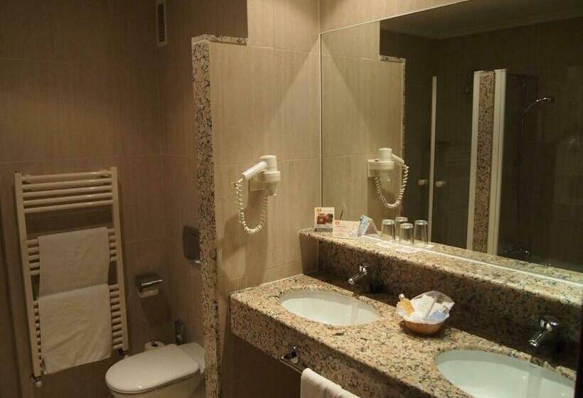 اتاق استاندارد با چشم‌انداز استخر, Bordoy Don Antonio