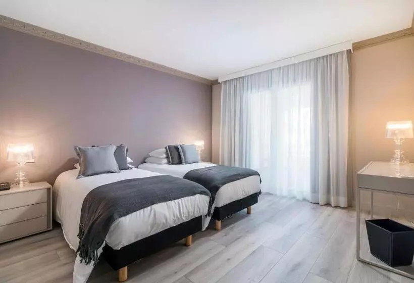 اتاق استاندارد یک نفره با چشم‌انداز دریا, Boutique Hotel B51