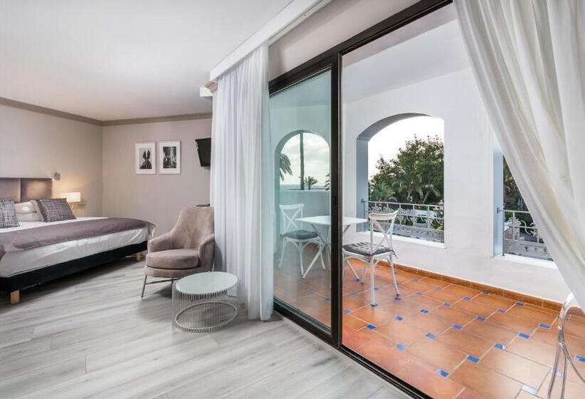 חדר דלוקס עם מרפסת נוף לים, Boutique Hotel B51