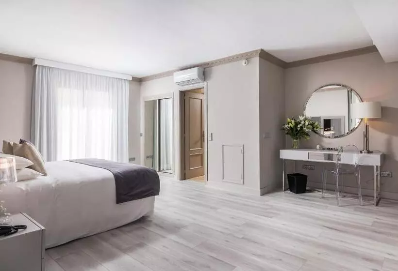 سوییت با چشم‌انداز دریا, Boutique Hotel B51
