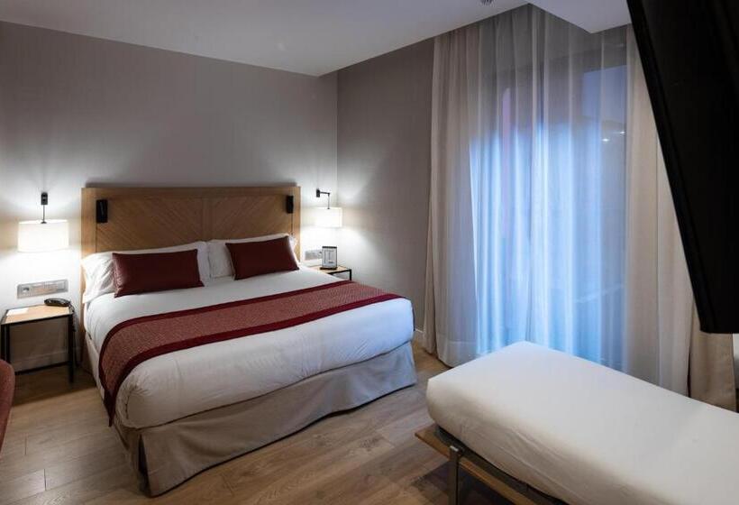 Номер Стандарт Трехместный, Catalonia Eixample 1864