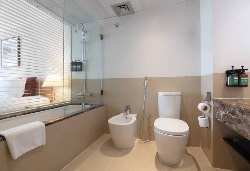 اتاق خانوادگی, Crowne Plaza Muscat, An Ihg