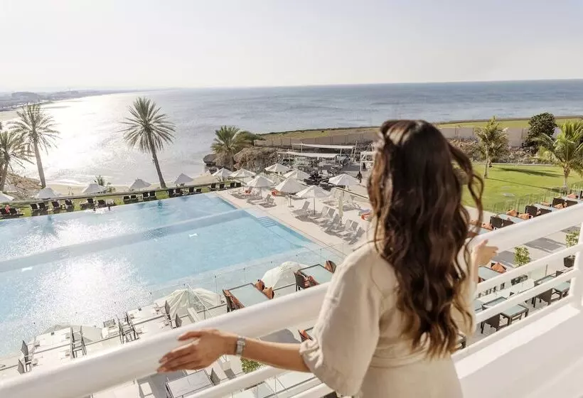 オーシャンビュースタンダードルームバルコニー付き, Crowne Plaza Muscat, An Ihg