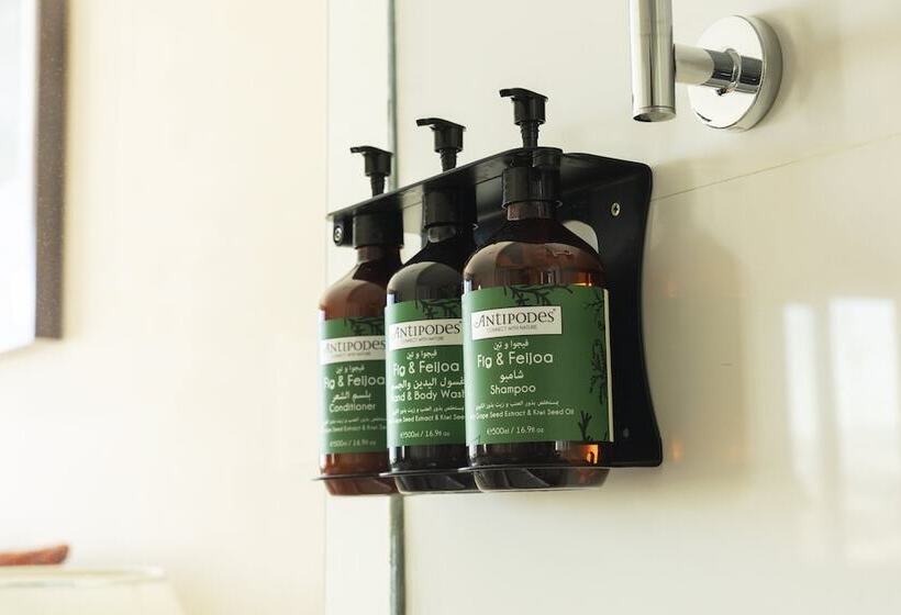 اتاق استاندارد با چشمانداز دریا, Crowne Plaza Muscat, An Ihg