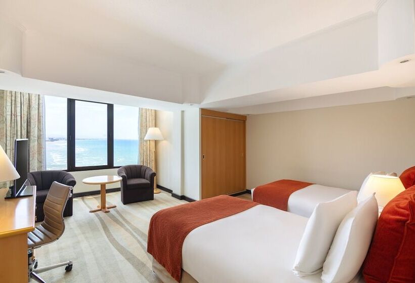 اتاق استاندارد با چشم‌انداز دریا, Crowne Plaza Muscat, An Ihg