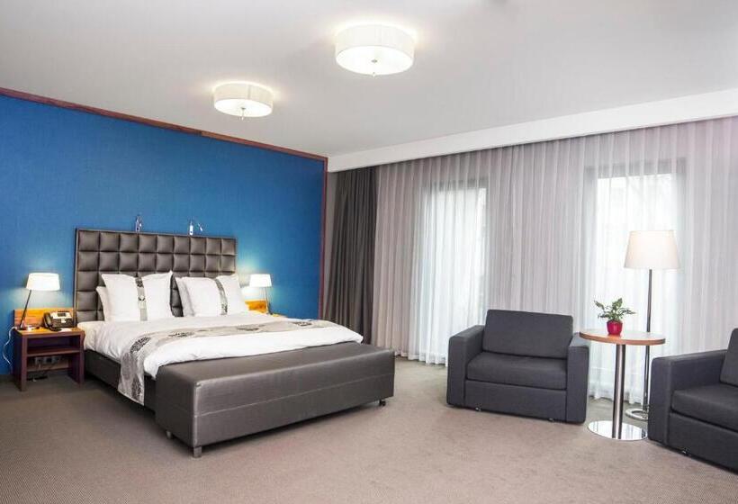 キングサイズベッドのスイートルーム, Holiday Inn Krakow City Centre, An Ihg