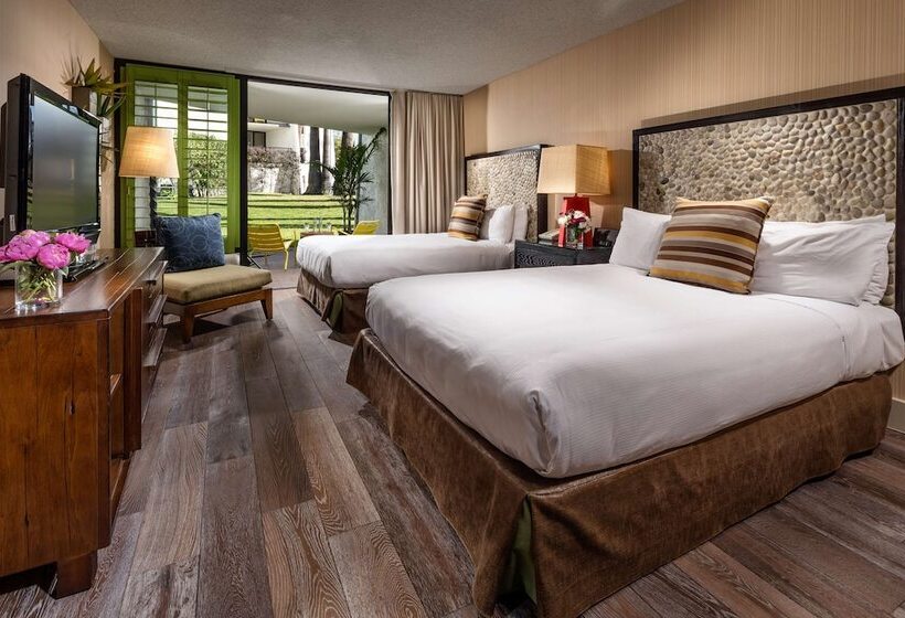 带2个双人床的标准工作室, Maya   A Doubletree By Hilton