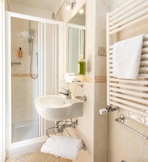 Chambre Standard Individuelle Vue Ville, Minerva