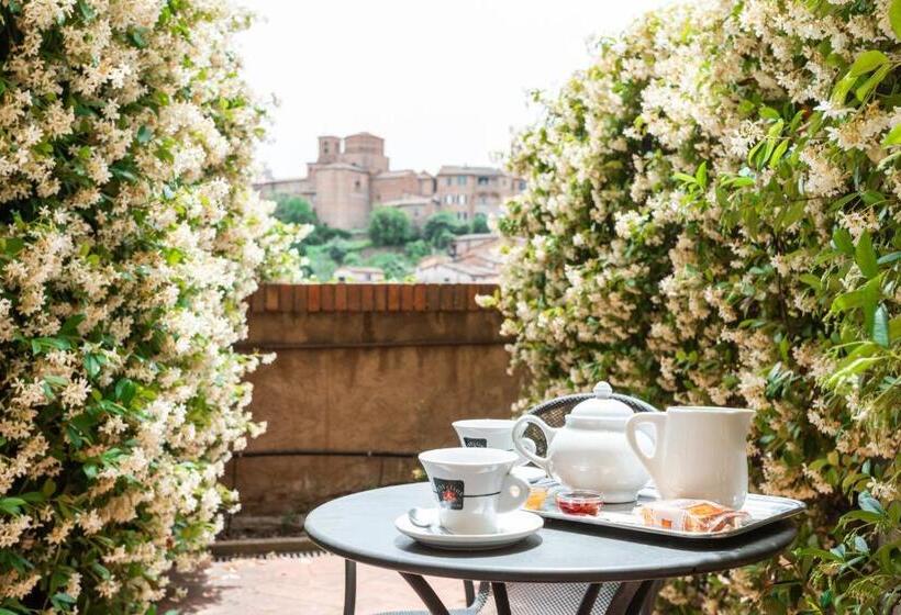 Chambre Standard Vue Ville, Minerva