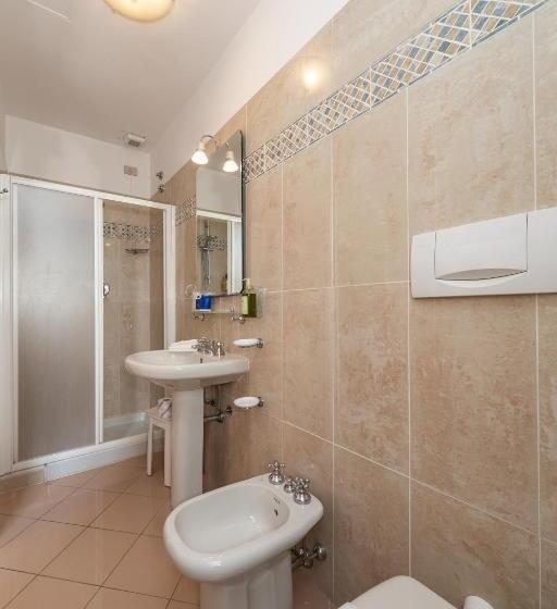 Chambre Standard Vue Ville, Minerva