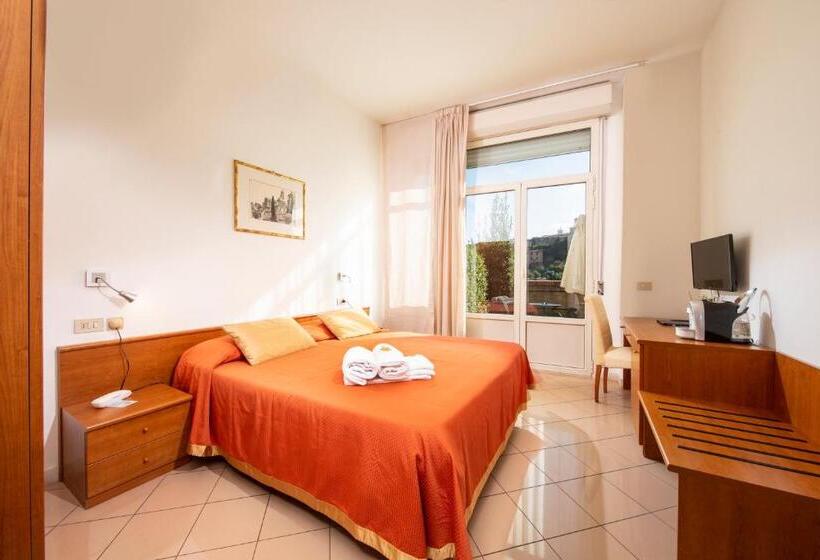 Chambre Supérieure Vue Ville, Minerva