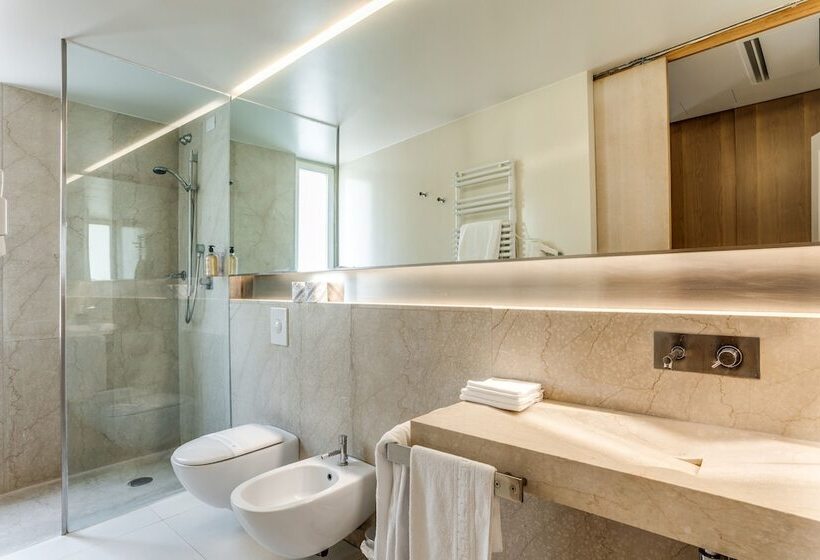 Chambre Triple Economy, Minerva