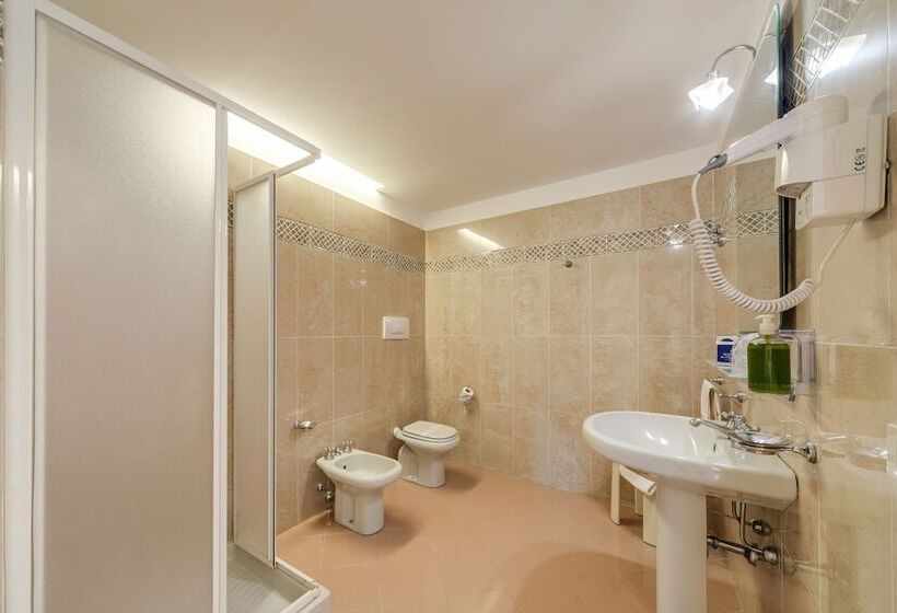 Chambre Triple Supérieure, Minerva