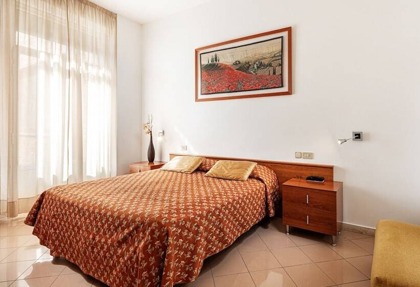 Chambre Triple Supérieure, Minerva