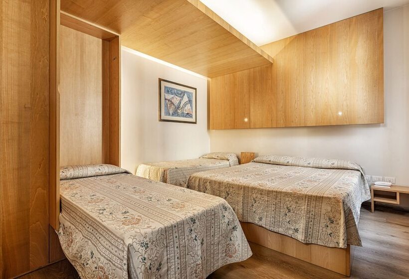 Chambre Quadruple Standard, Minerva