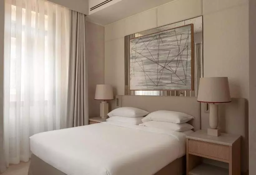 اتاق لوکس با تخت بزرگ, Park Hyatt Milano