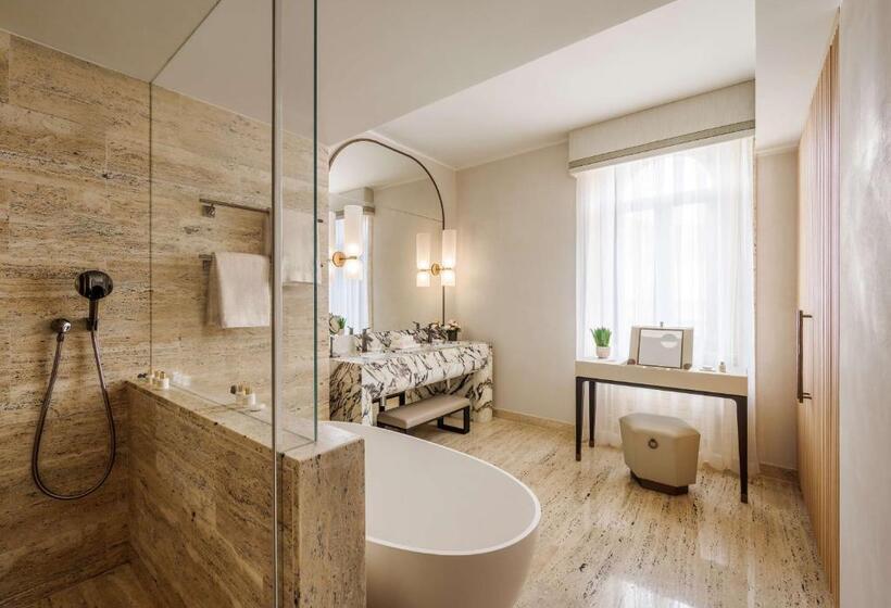 اتاق لوکس با تخت بزرگ, Park Hyatt Milano