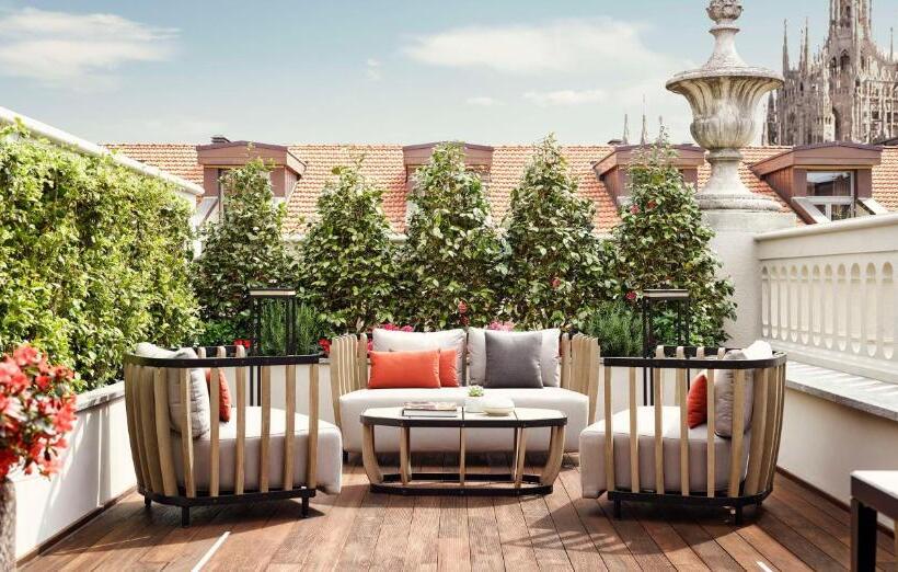 Suite with Terrace, Park Hyatt Milano