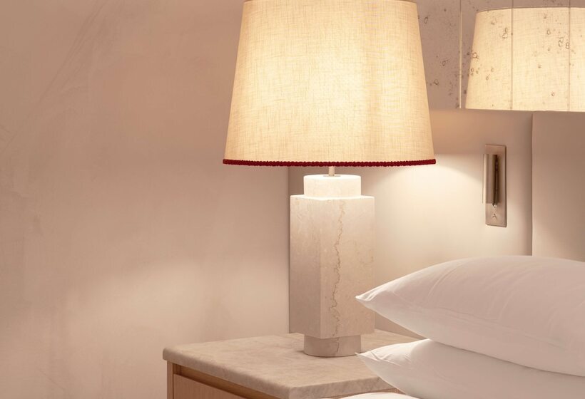 اتاق استاندارد با تخت بزرگ, Park Hyatt Milano