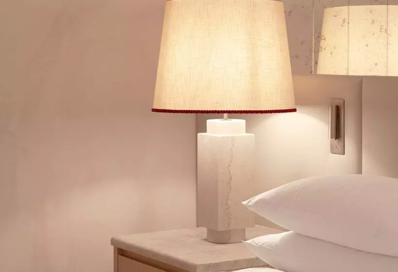 اتاق استاندارد با تخت بزرگ, Park Hyatt Milano