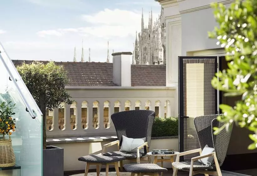 Suite with Terrace, Park Hyatt Milano