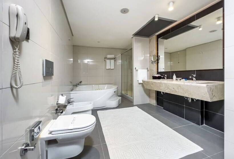 سوئیت پرزیدنت, Spa Hotel Colossae Thermal